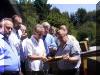 24.07.2003 Imkerbeauftragte des Landtages Heidi Lck trifft sich mit Vertretern der Passauer Imker in der Bienenprfstation Kringell